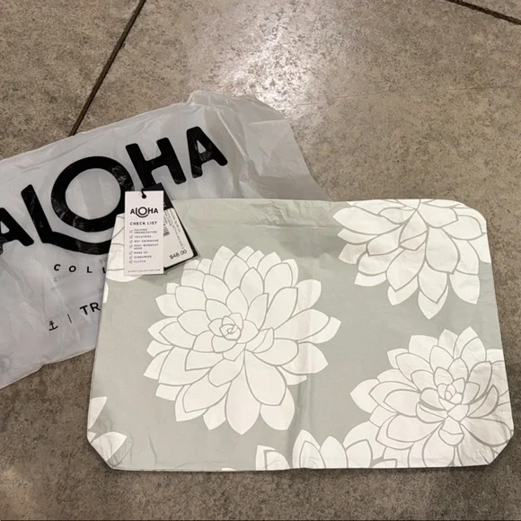 ALOHA Collection Max Pouch Floral grey white may day special edition NWOT - Picture 1 of 4